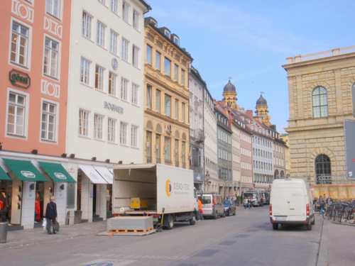 A Munich Street (probably Residenzstra&szlig;a).